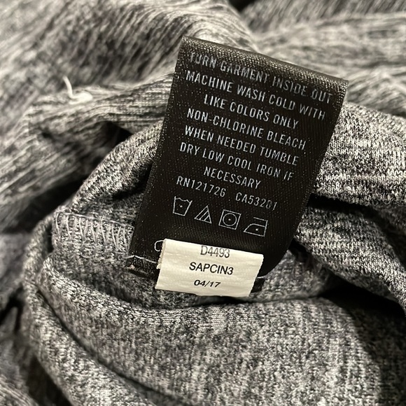 Women’s Gray Crop Leggings - Picture 4 of 6